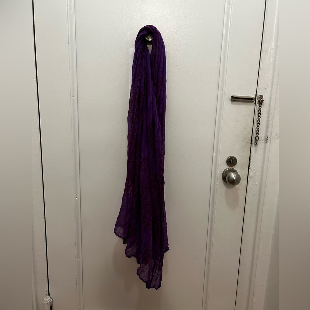 Faith ‘Om’ Scarf 🕉️ - Picture 4 of 11